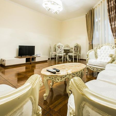 Sweet Home Vip 5 At Freedom Square Тбилиси Экстерьер фото