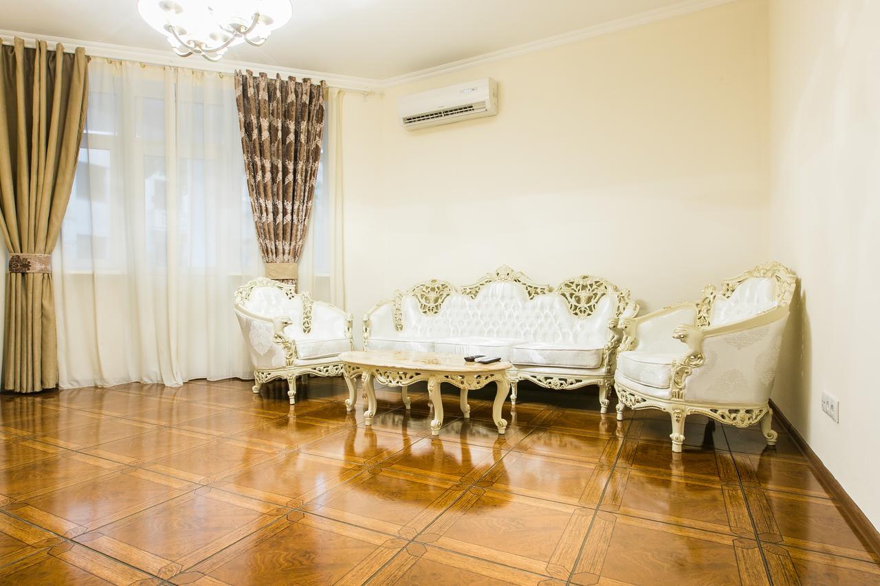 Sweet Home Vip 5 At Freedom Square Тбилиси Экстерьер фото