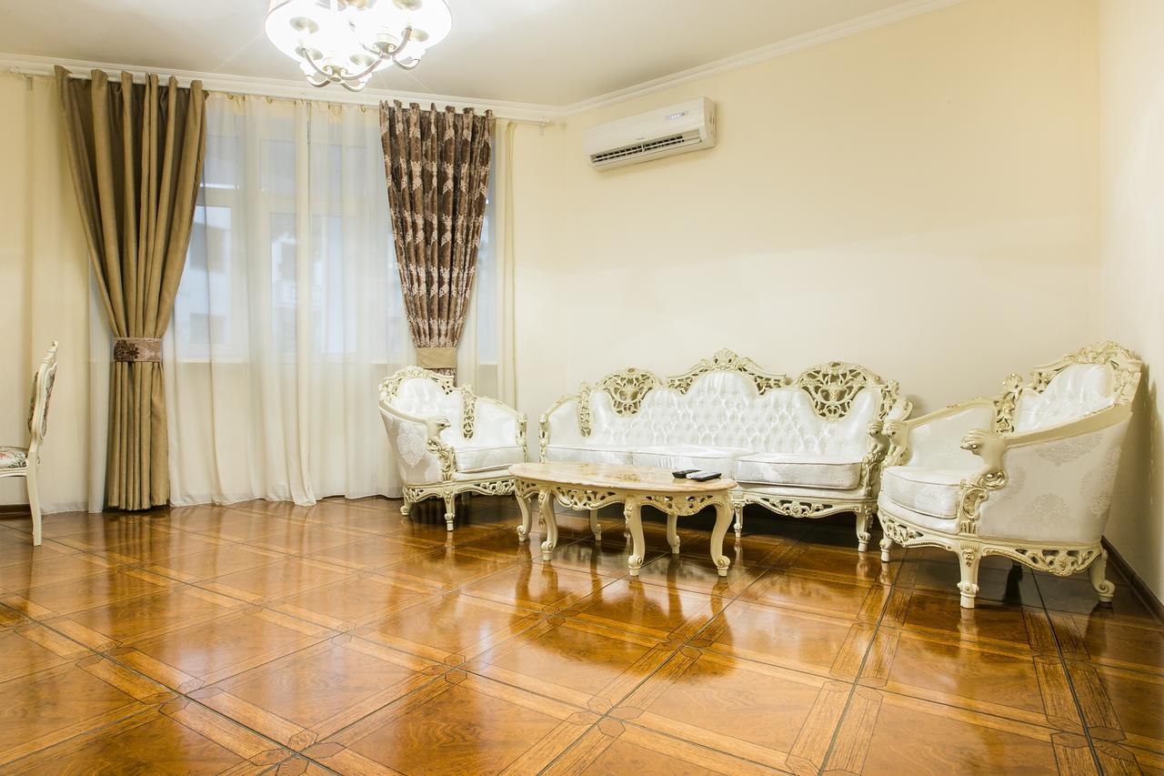 Sweet Home Vip 5 At Freedom Square Тбилиси Экстерьер фото